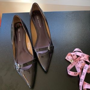 Ann Klein kitten heel shoes